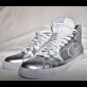 Nike SB Metallic